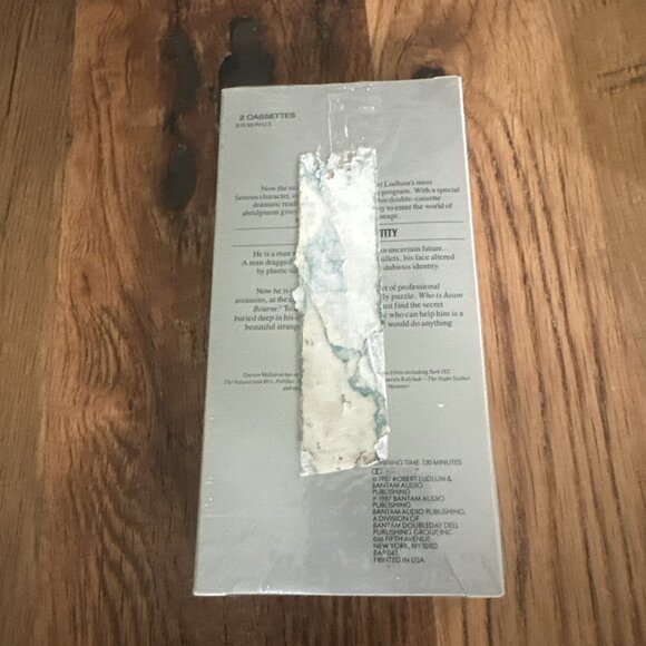 Robert Ludlum The Bourne Identity Audio Cassette Book Set New Sealed Vintage - Picture 3 of 4